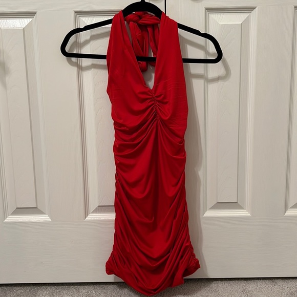 Amazon Bodycon Ruched Halter Dress - Picture 5 of 8